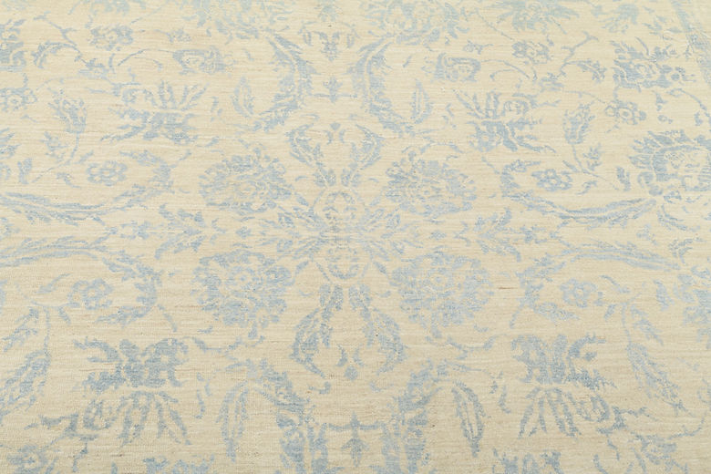 8 x 9.9 ft Hand Knotted Chobi Rug