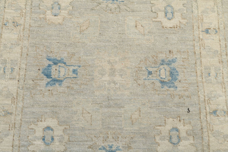 2.8 x 4.2 ft Hand Knotted Oushak Rug