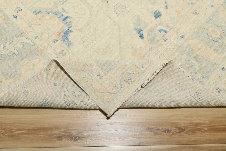 8.7 x 11.6 ft Hand Knotted Oushak Rug