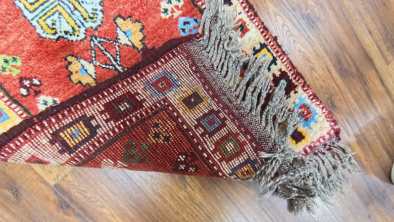 2.3 x 4.6 ft Hand Knotted Shiraz Rug
