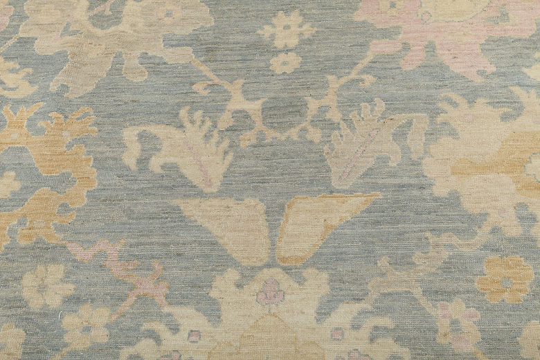 9 x 11.7 ft Hand Knotted Oushak Rug