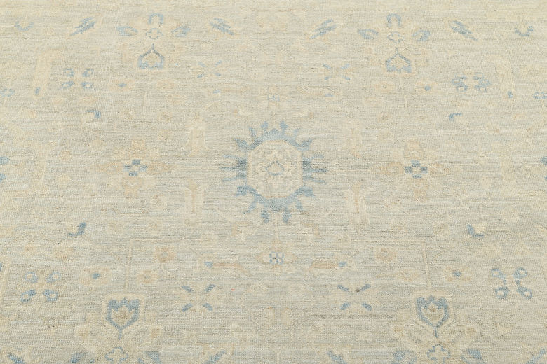6 x 8.11 ft Hand Knotted Chobi Rug
