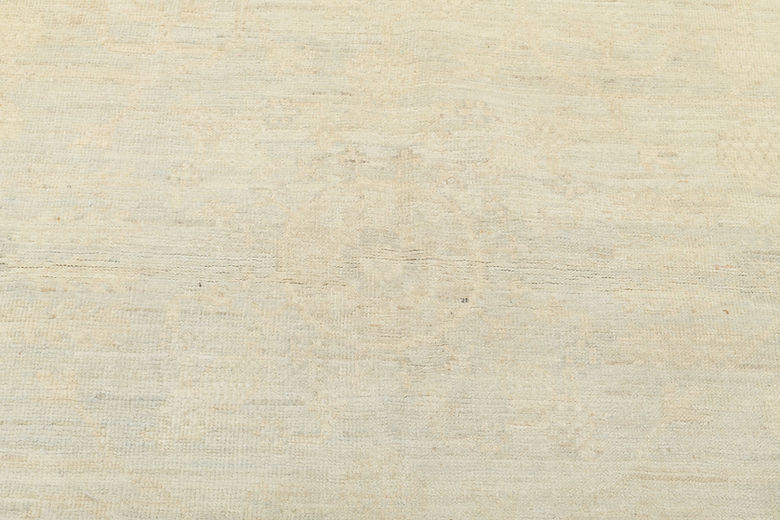 6 x 8.10 ft Hand Knotted Oushak Rug