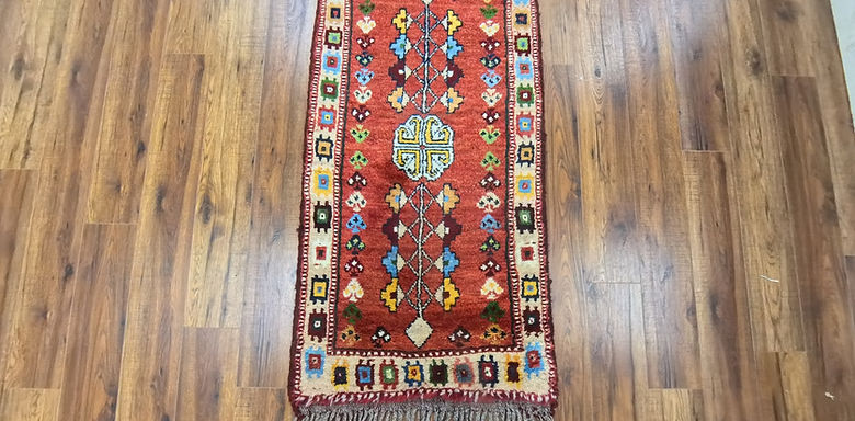 2.3 x 4.6 ft Hand Knotted Shiraz Rug