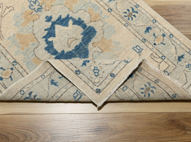 2.7 x 4.4 ft Hand Knotted Oushak Rug