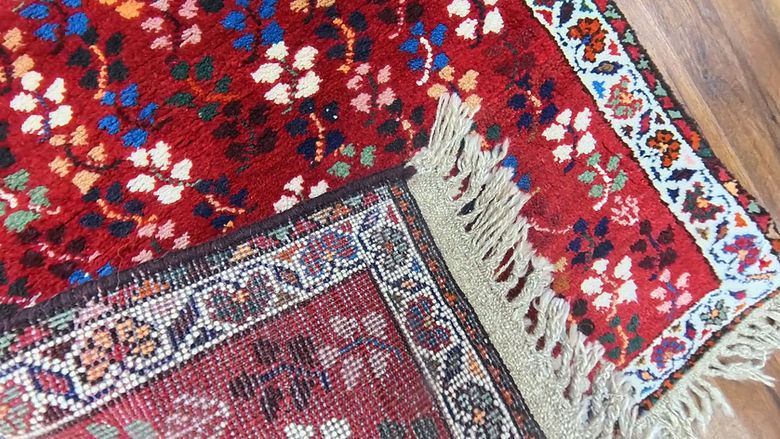 2.4 x 3.6 ft Hand Knotted Persian Shiraz Rug