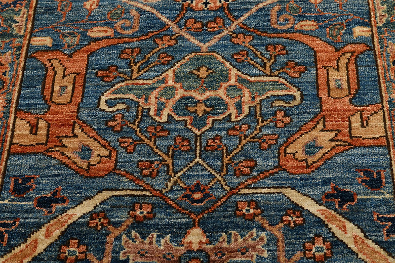 2.8 x 8.4 ft Hand Knotted Serapi Rug