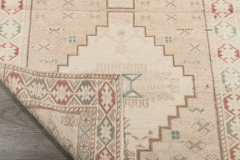 2.6 x 3.10 ft Hand Knotted Turkish Oushak Rug