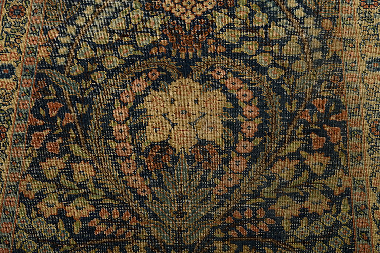 2.7 x 4.2 ft Hand Knotted Persian Tabriz Rug