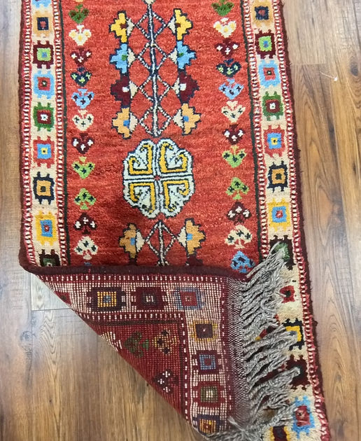 2.3 x 4.6 ft Hand Knotted Shiraz Rug
