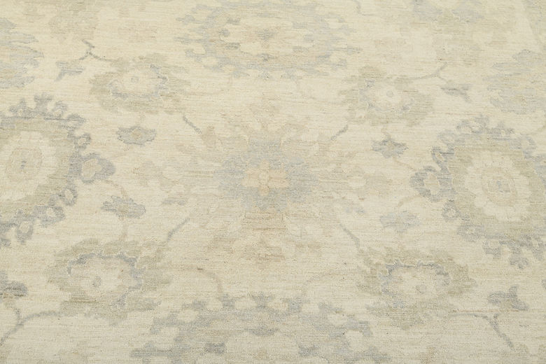 8 x 9.10 ft Hand Knotted Oushak Rug