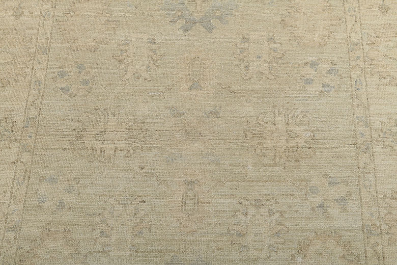 4 x 5.11 ft Hand Knotted Oushak Rug