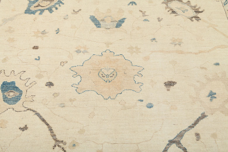 8.1 x 9.9 ft Hand Knotted Oushak Rug