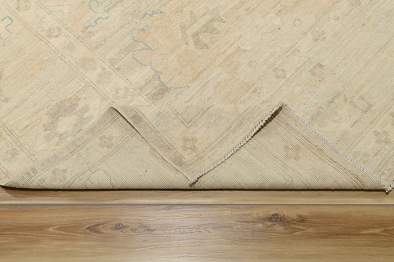 9 x 11.8 ft Hand Knotted Oushak Rug