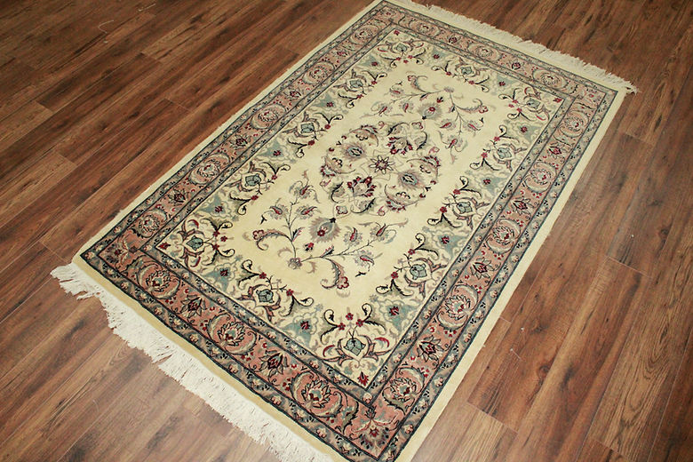 4.1 x 6.2 ft Hand Knotted Pakistani Kashan Rug