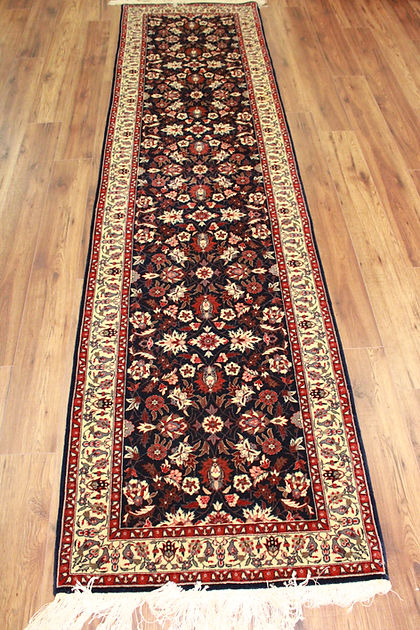 2.7 x 10.4 ft Hand Knotted Pakistani Kashan Runner