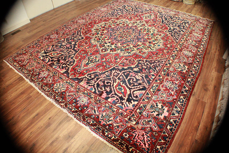 10.5 x 13.1 ft Hand Knotted Persian Bakhtiari Rug