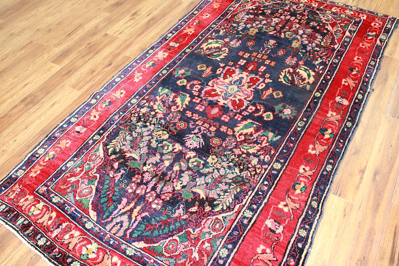 5.1 x 9.1 ft Hand Knotted Persian Hamadan Rug