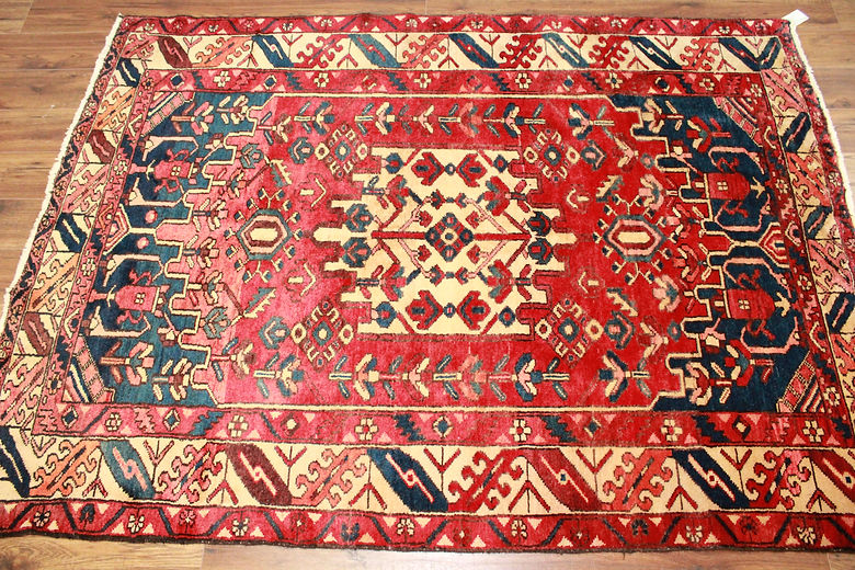 5.1 x 7 ft Hand Knotted Persian Bakhtiari Rug