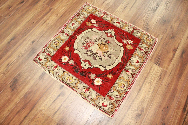 2.6 x 2.5 ft Hand Knotted Turkish Oushak Rug