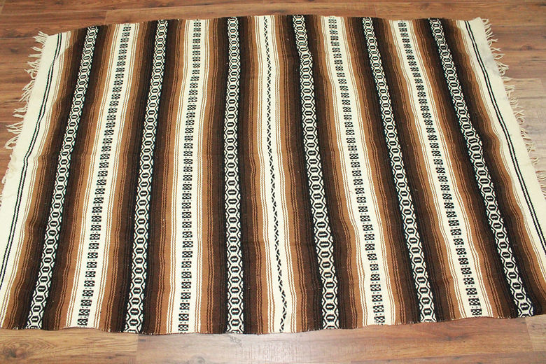 4.7 x 6.9 ft Hand Woven Native American Style Rug